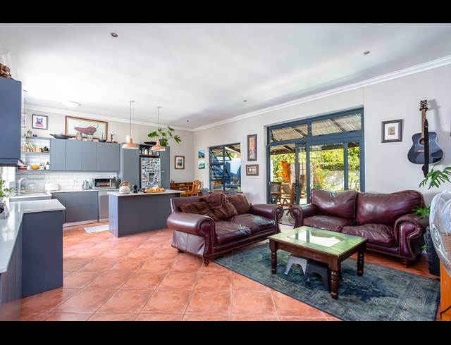 3 BEDROOM HOUSE SOLD IN HARFIELD VILLAGE